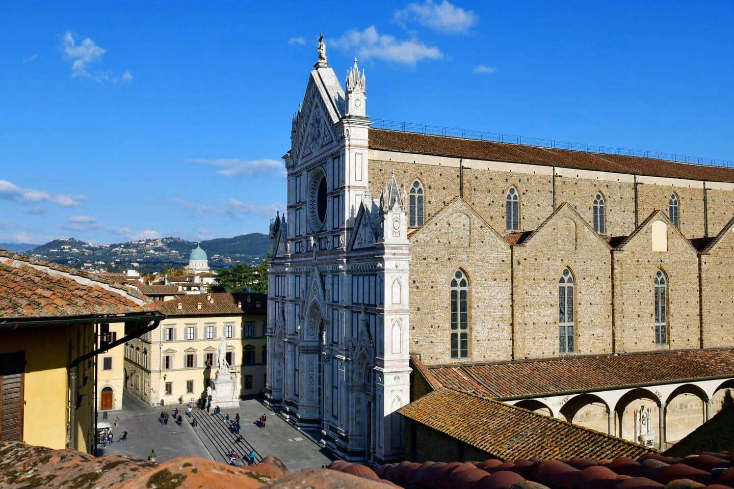 Luxury Suite with Terrace — vista sulla Basilica di Santa Croce e sui tetti di Firenze